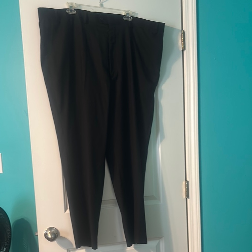 Roundtree & Yorke Black Dress Pants with Relaxed Fit and Full Length